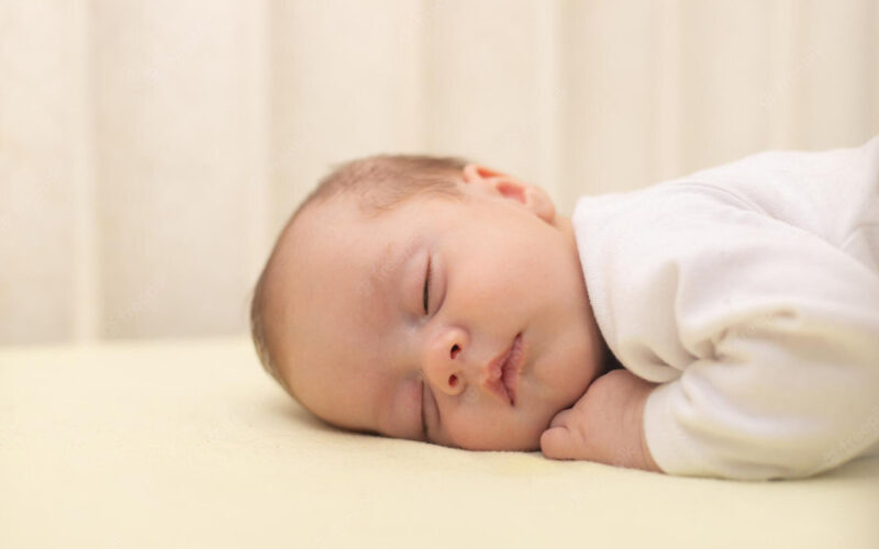 Jak wygląda rytm snu u noworodka