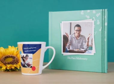Prezent na dzień nauczyciela w przedszkolu. Sprawdź personalizowane upominki od UwolnijKolory!